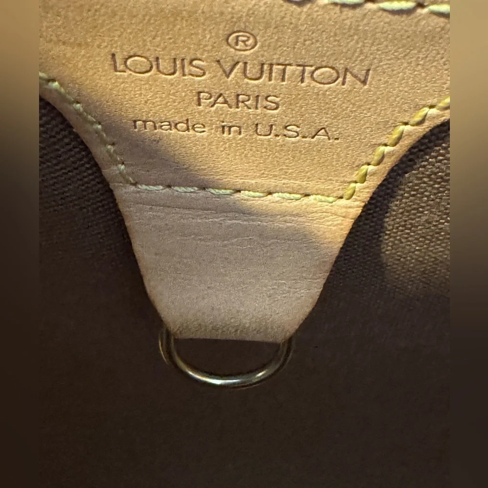 Louis Vuitton Ellipse MM w/Branded Dust Bag & Crossbody Stap
